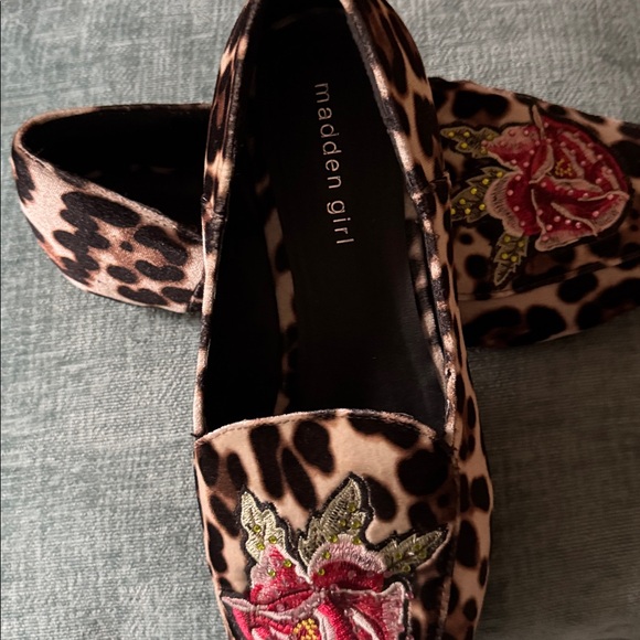 Leopard Flats - Picture 2 of 4